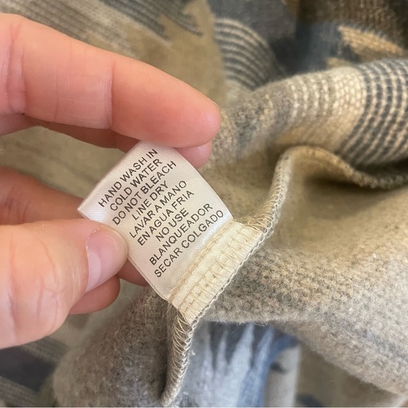 La Miel Aztec Shacket Size S - Picture 7 of 8